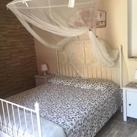 B&B Da Manu Монсеррато Экстерьер фото